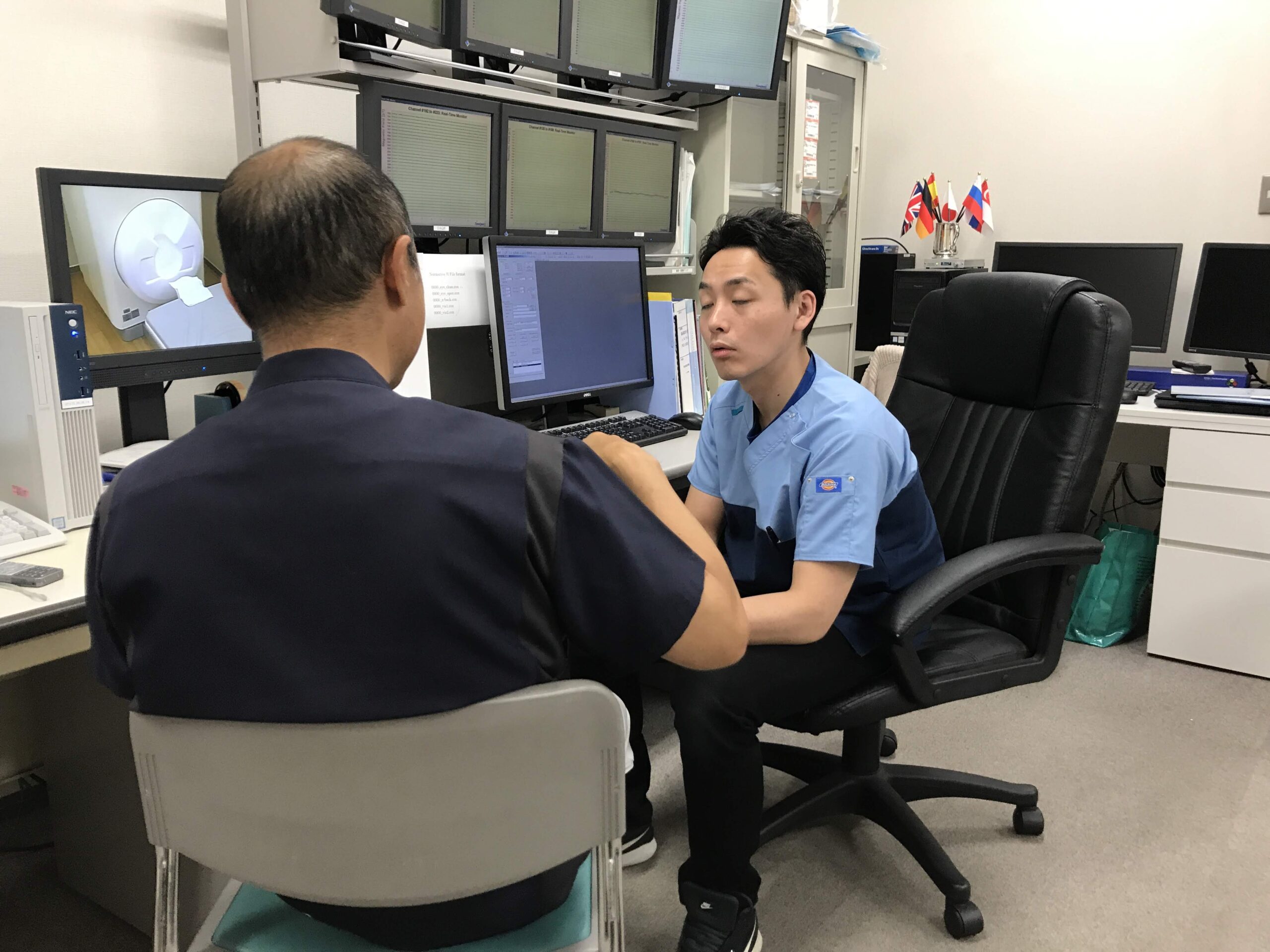 研究中の永田先生